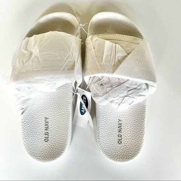 Old Navy Slides - Picture 2 of 13